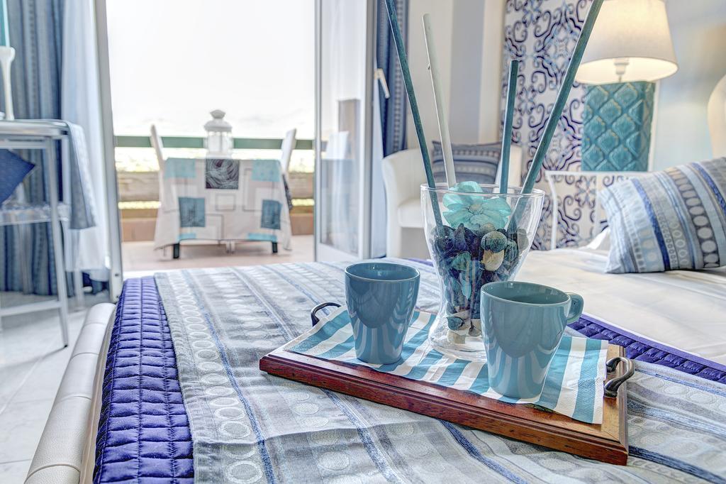 Suitehome Taormina Giardini Naxos Oda fotoğraf
