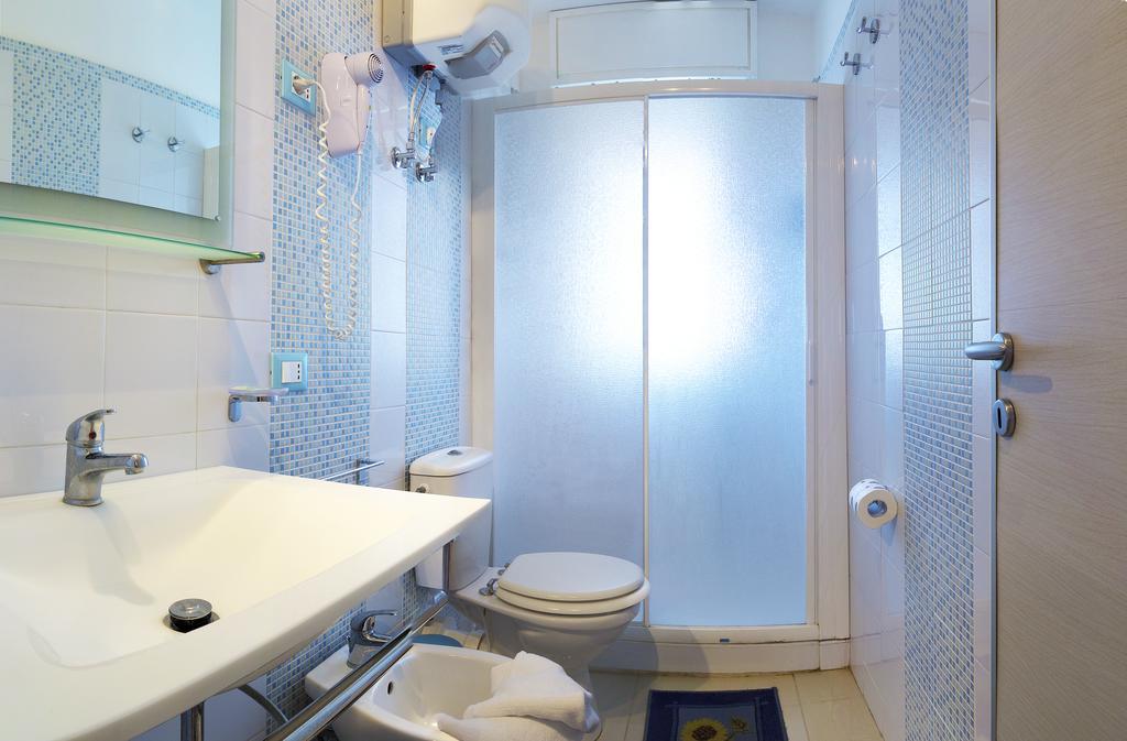 Suitehome Taormina Giardini Naxos Oda fotoğraf