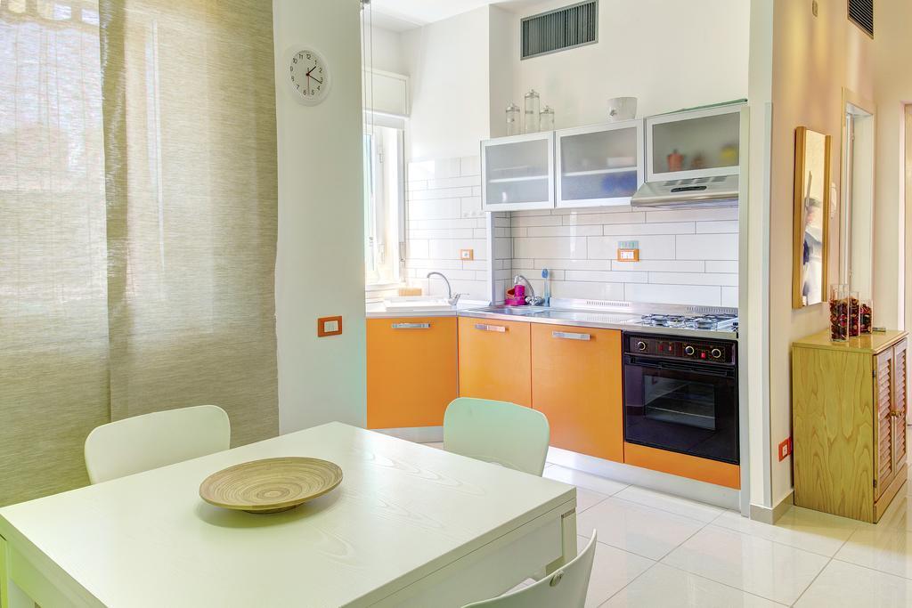 Suitehome Taormina Giardini Naxos Oda fotoğraf
