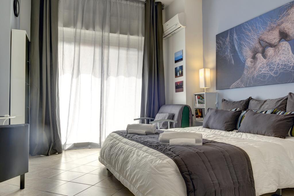 Suitehome Taormina Giardini Naxos Oda fotoğraf